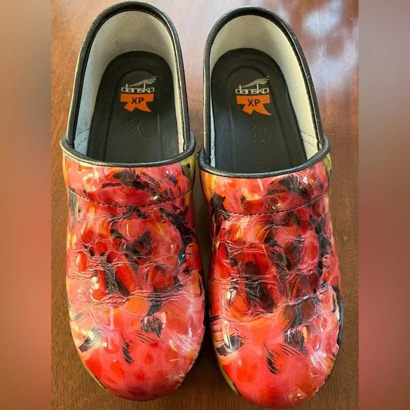 Dansko EU 41 (Women's 10-10.5) sunflower clogs - Picture 9 of 14